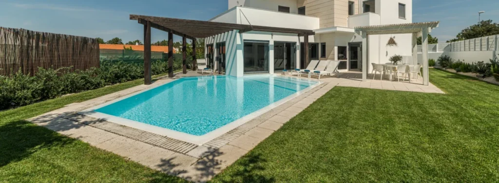 Piscina moderna