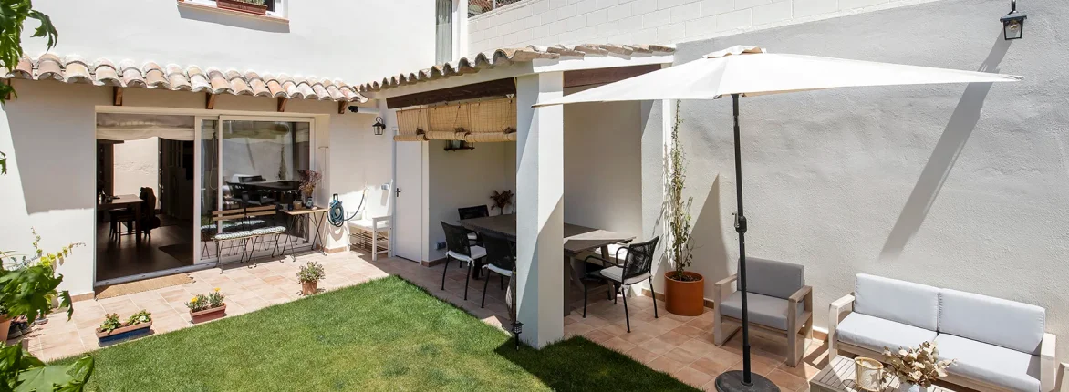 Jardines renovados por Essentials Home